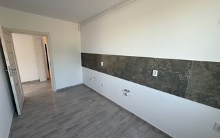 Disponibil imediat. Decomandat. TVA 21% inclus in pret - Poză 2