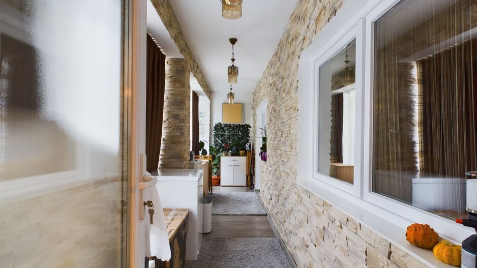 Apartament cu 5 camere in zona UMT 105mp - Poză 6