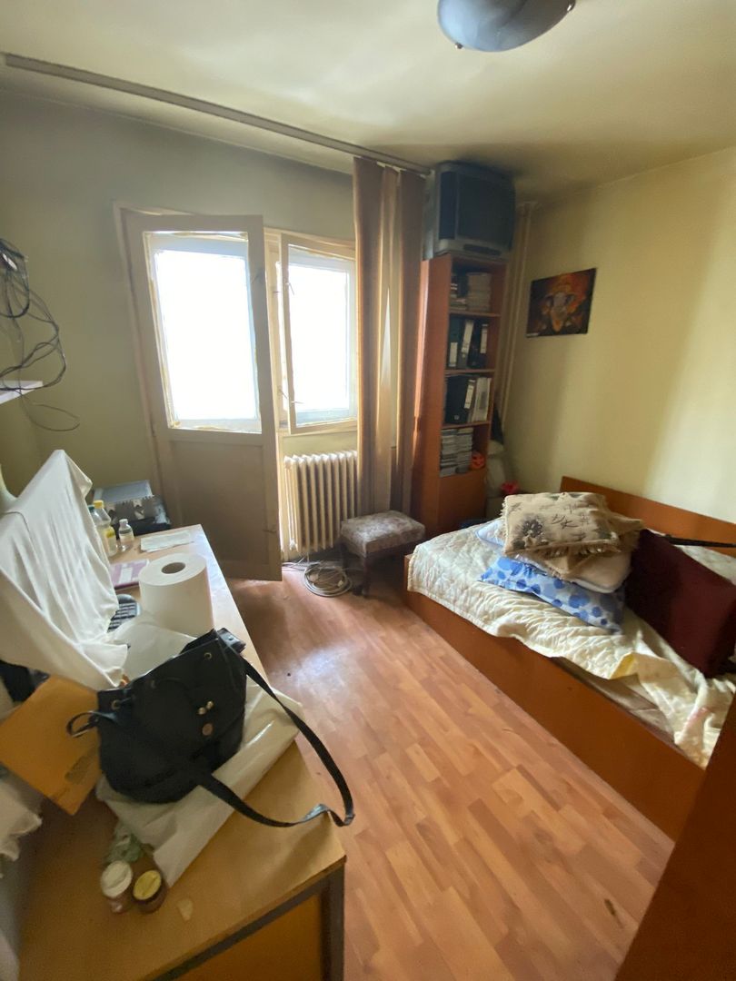 De Vanzare Apartament 3 Camere, Piata Rahova - Sebastian - Poză 2