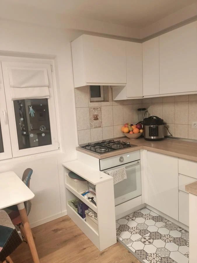 Apartament cu 3 camere de vanzare - Aviatiei - Poză 2