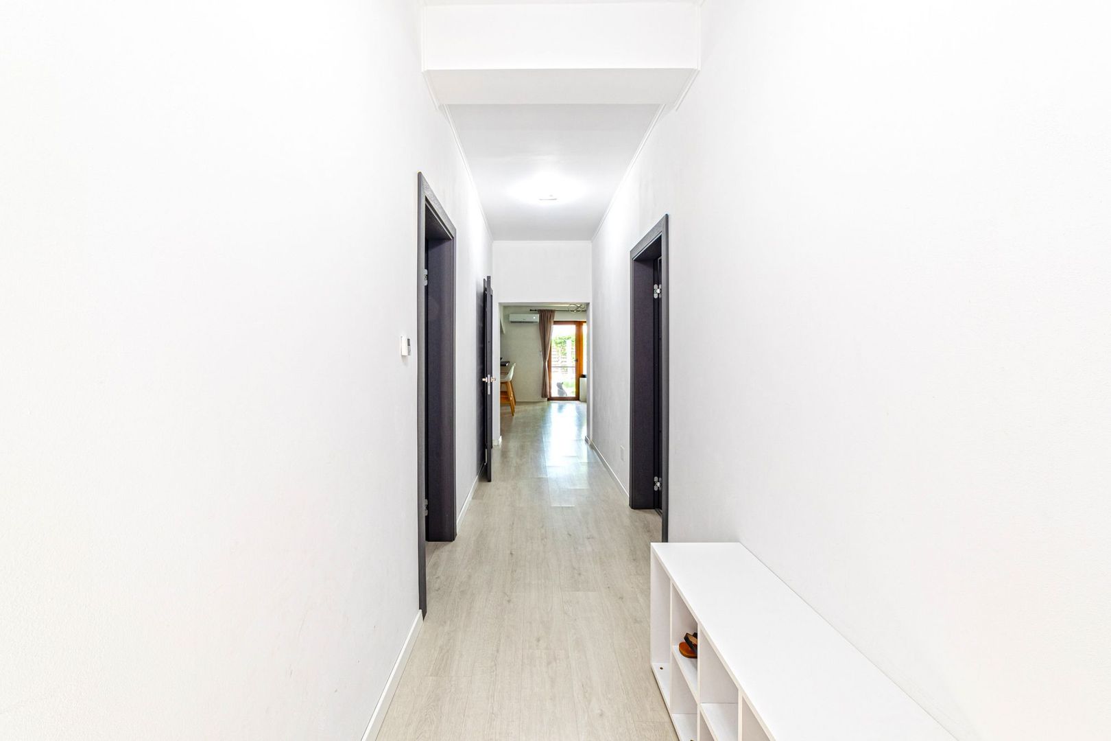 Casă în Cartierul Verde, independentă energetic - Poză 4