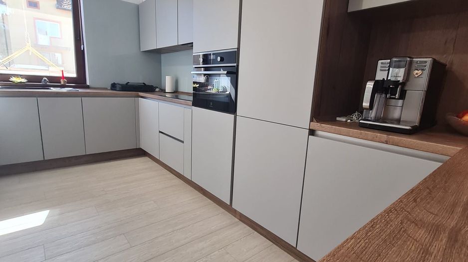 Duplex minimalist cu piscina - Poză 15