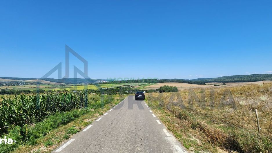 Teren cu priveliste superba 21000mp în zonă liniștită - Poză 2