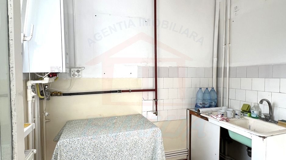 🏡 Apartament 2 camere, etaj 3, stradal – zonă excelentă Micro 40 - Poză 9