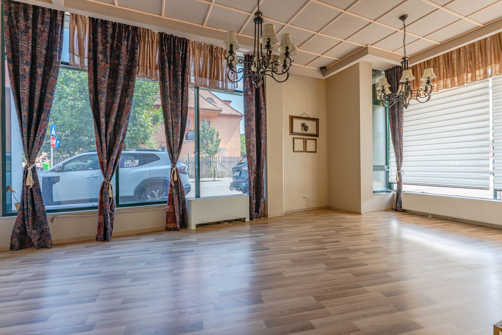 Spațiu Comercial/Birouri de Închiriat, Parter, 60 mp – Nicolae Titulescu, Brașov - Poză 1