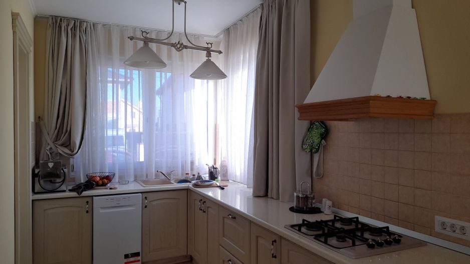 Casa cu 3 dormitoare, centrala gaz, in Cartierul Grigorescu, Oradea - Poză 7