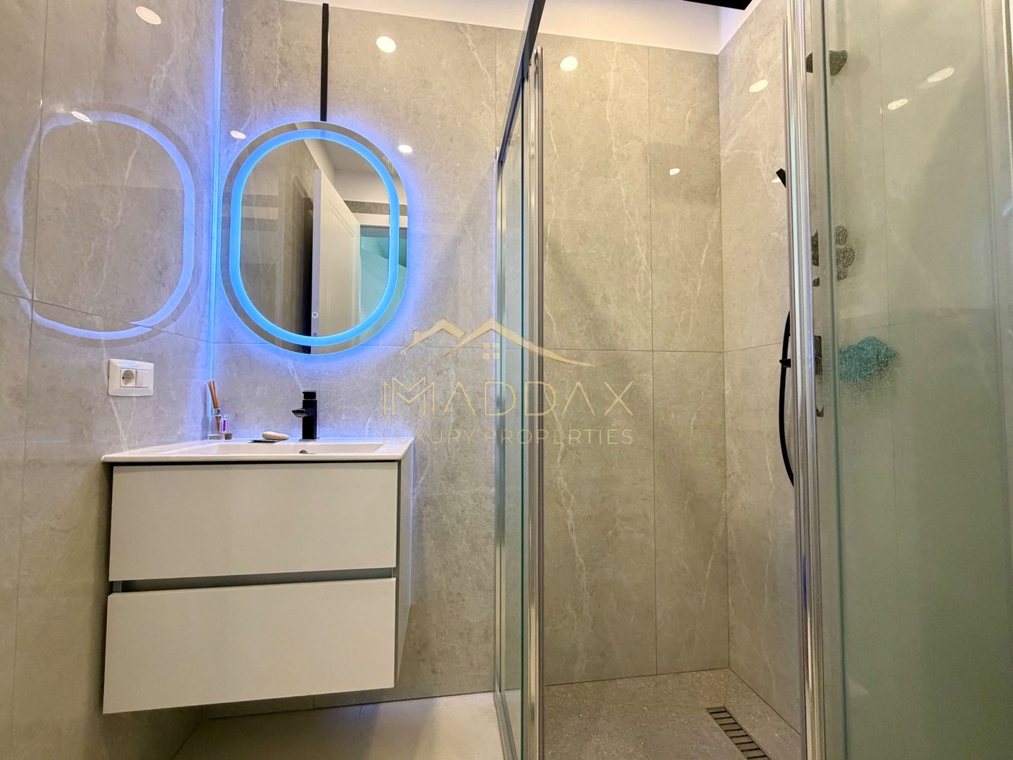 Vila cu 5 camere // * 565 mp gradina* // Tunari - Poză 33