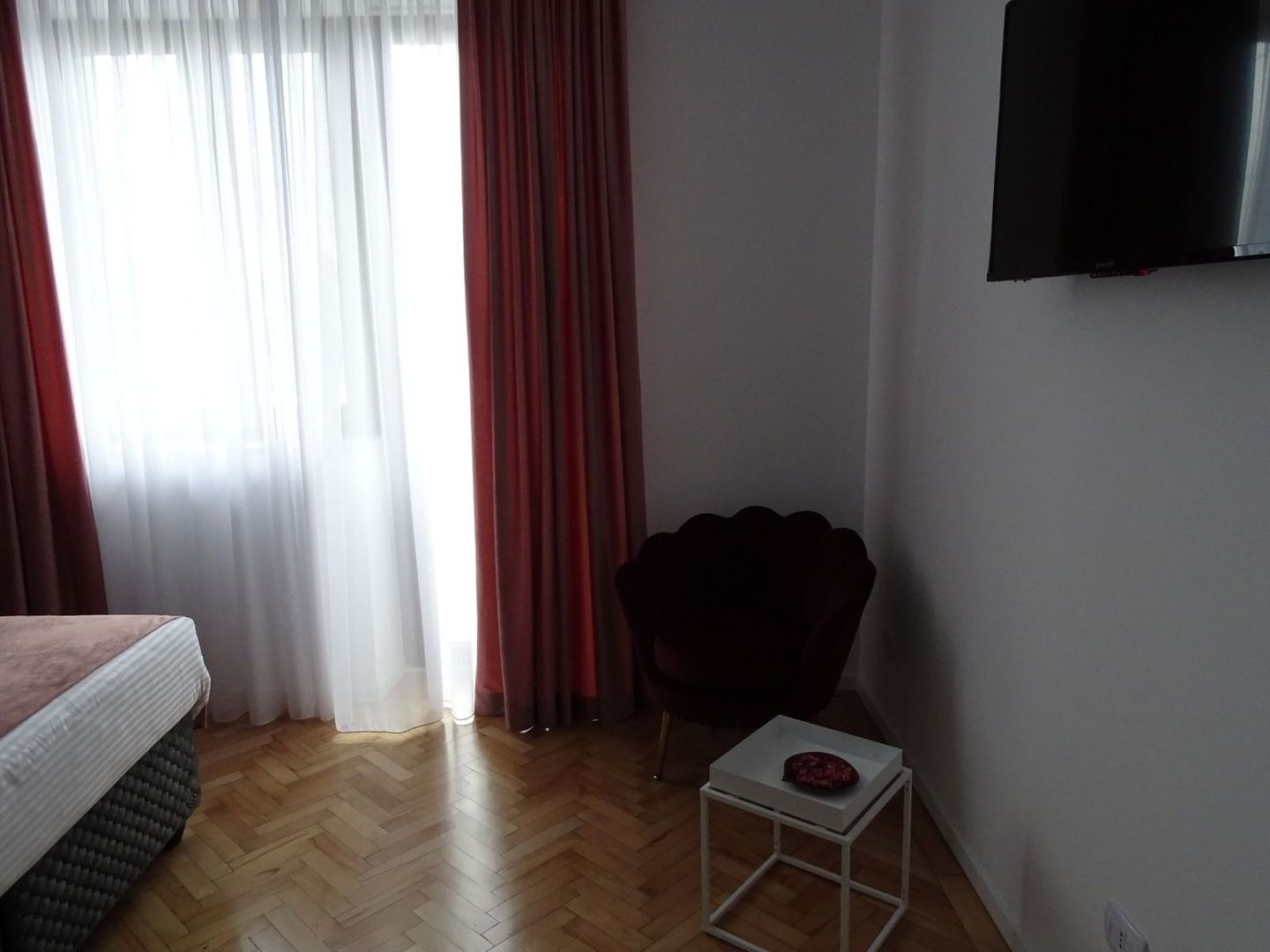 Apartament de închiriat, zonă centrală - Poză 2