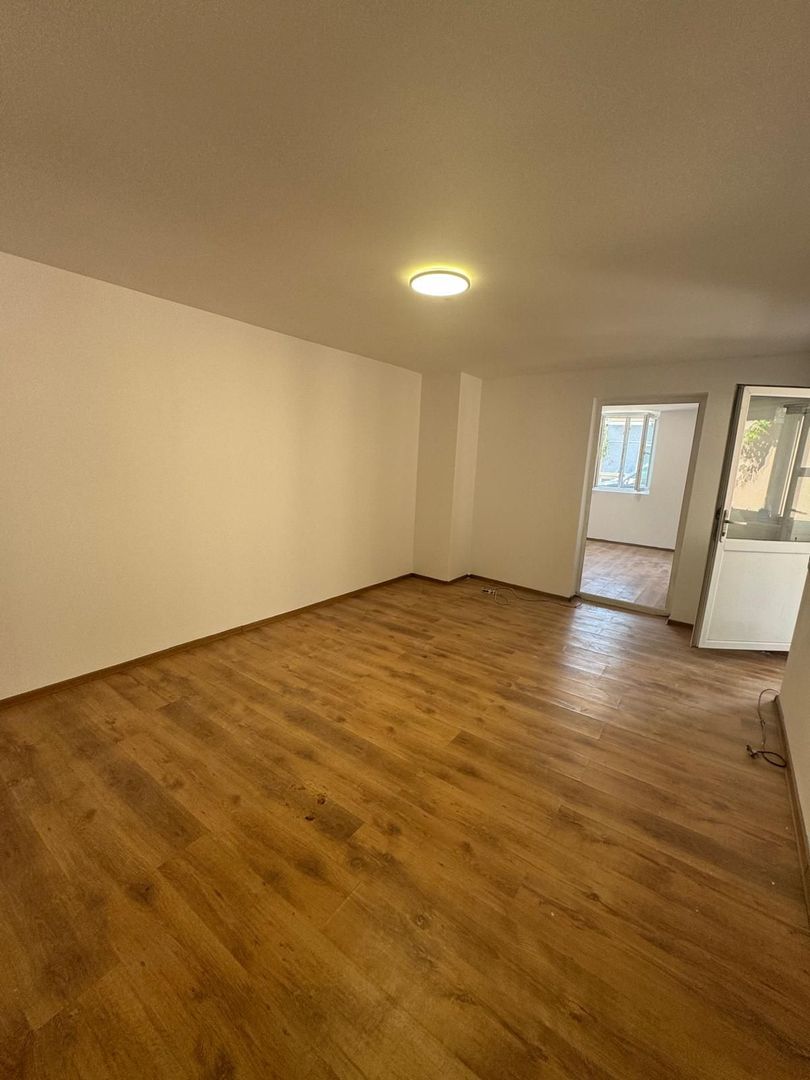 Casă renovată, 2 camere – str. Plevnei - Poză 3