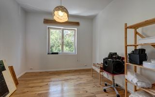 Etaj in vila ideal atelier, cabinet sau locuit, hub, activitati creative - Poză 18