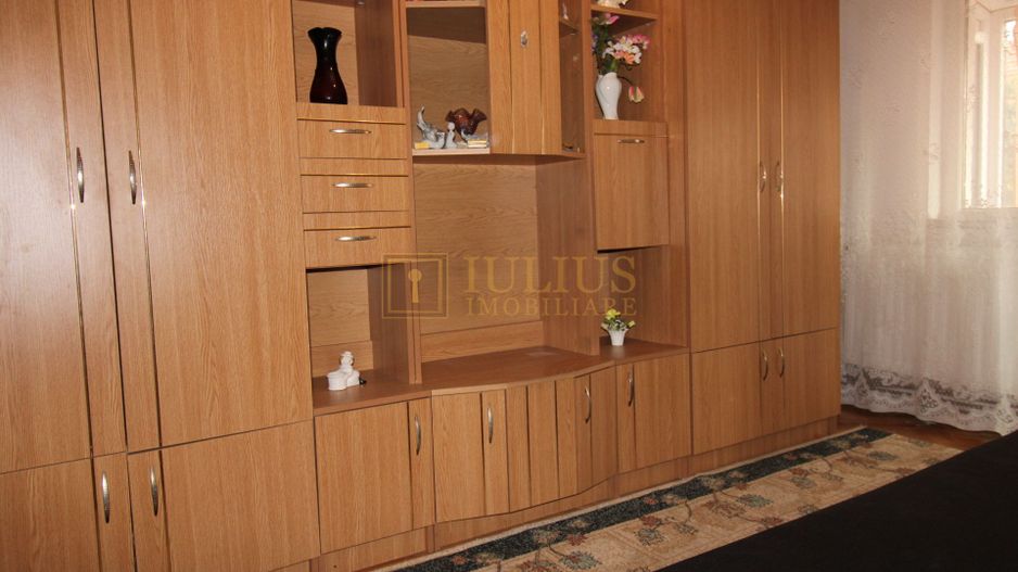 3 camere, situat in Complexul Studentesc, centrala proprie, familie, studenti - Poză 3