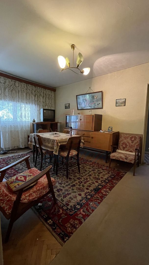 De vanzare apartament cu 3 camere semi. in Galati, Centru, etaj 4 - Poză 3