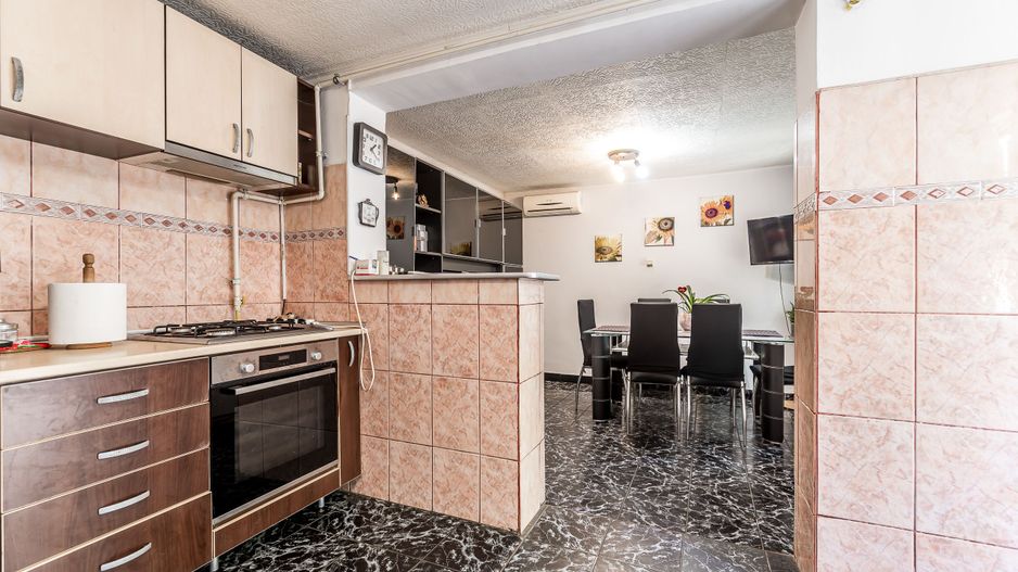 Casă în Vlaicu cu garaj și teren de 376 mp, Arad - Poză 11