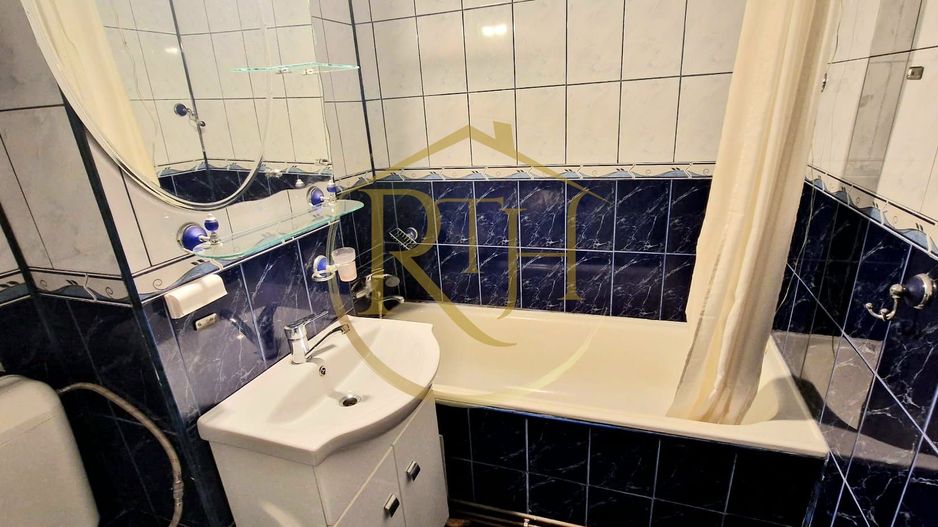 Ofer spre închiriere apartament 3 camere,2 bai, zona Lipovei, 400 euro/lună. - Poză 17