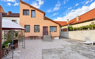 Casa individuala cu garaj si teren 556 mp, str Desseanu - Poză 1