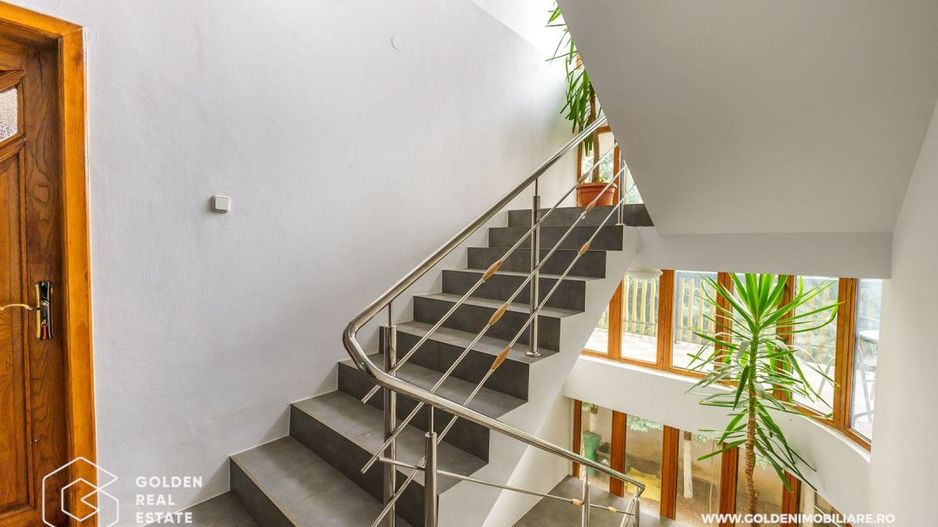 Oportunitate de investiție, vila pretabila pentru  afacere de familie - Poză 24