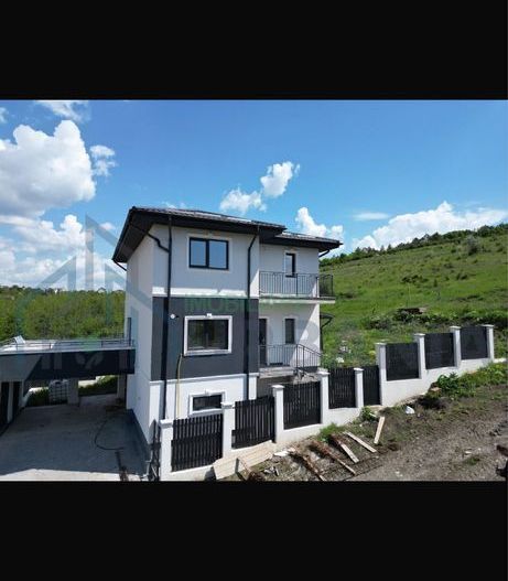 Vila Premium D+P+1 de vanzare in Breazu - Rediu, zona linistita cu priveliste superba - Poză 1