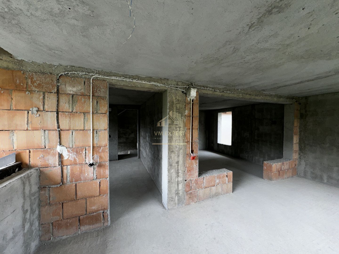 VILA 5 CAMERE, ZONA ULTRA CENTRALA, CAMPULUNG MUSCEL, TEREN 500 MP - Poză 11