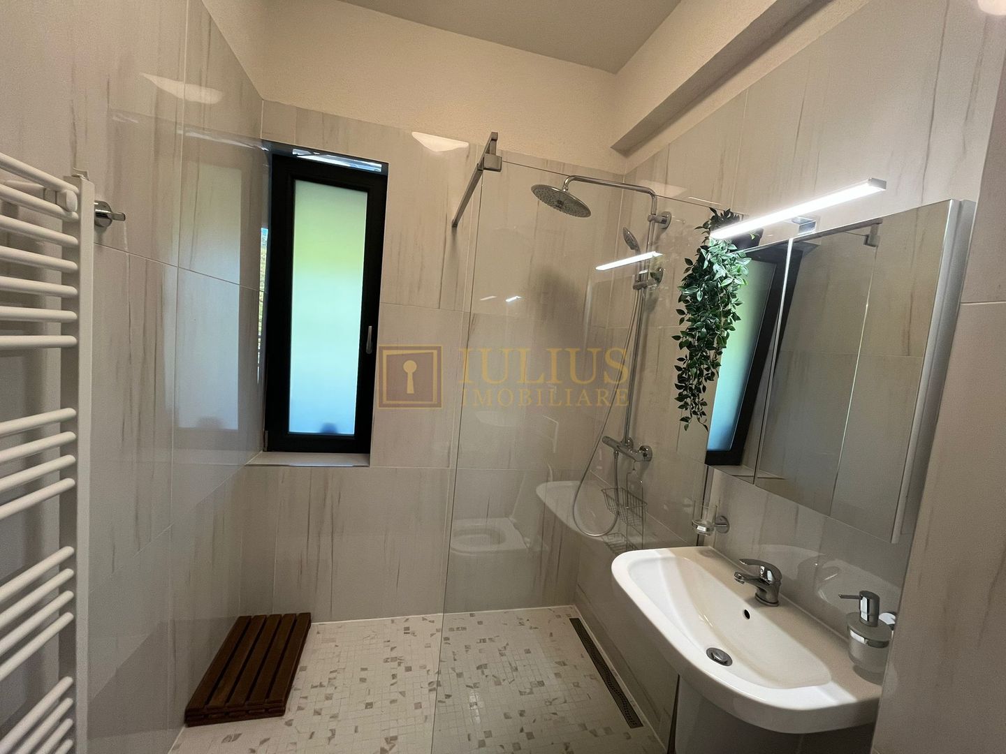 Zona Padurea Verde, 3 camere + 2 bai, centrala proprie - Poză 13