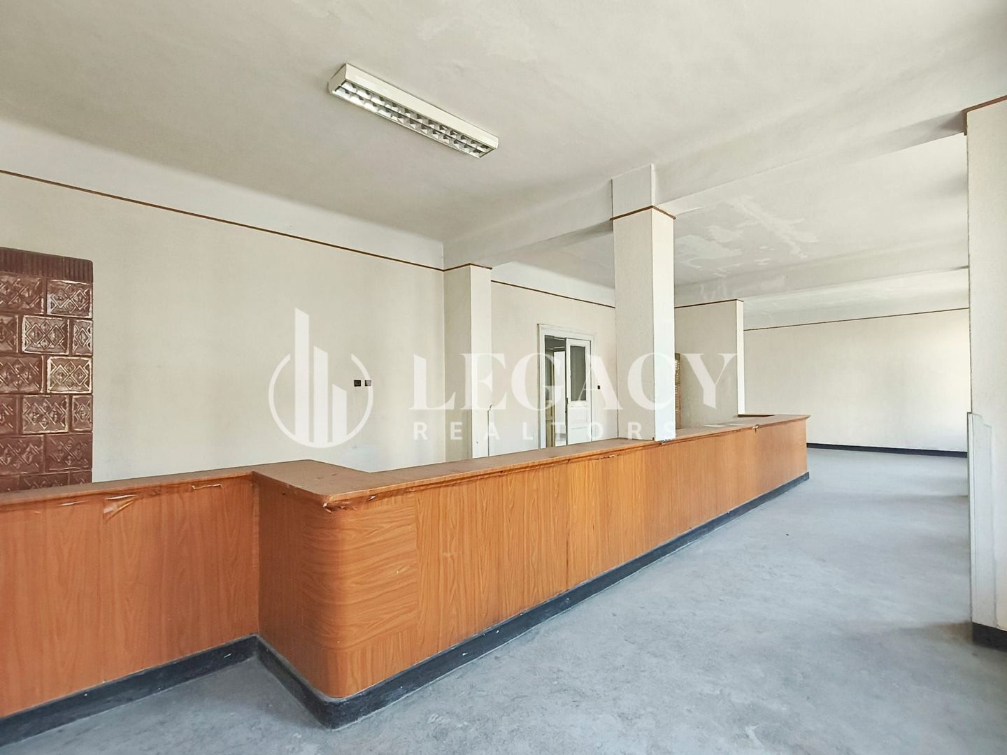 VÂNZARE/SCHIMB CU TEREN  - Clădire interbelică, centru oraș Siret - Poză 4