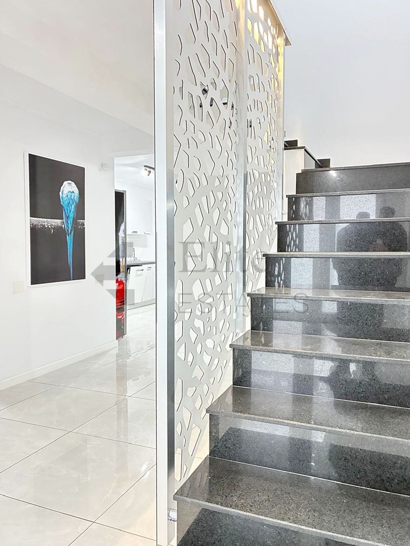 Casa premium cu 4 camere in Cartierul Grigorescu din Oradea - Poză 6