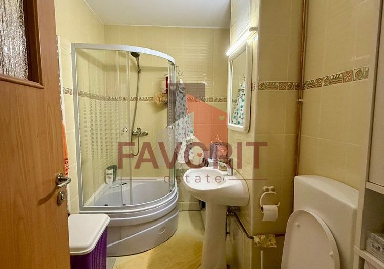 Etaj 2. Cu centrala proprie. Zona Bucovina - Poză 5