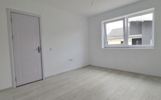Casa 4 camere (nemobilata, neutilata) cartier Izvor Tarlungeni Brasov - Poză 6