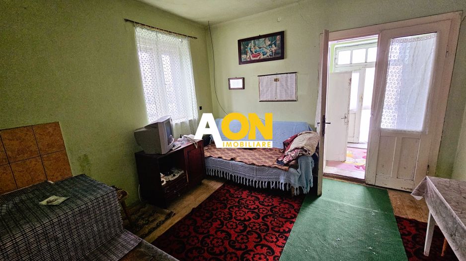 Casă traditională, 3 camere, 1766 mp teren, la asfalt, Vintu de Jos - Poză 15