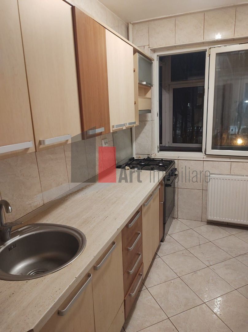 Vânzare apartament 3 camere Emil Racoviță - Poză 2