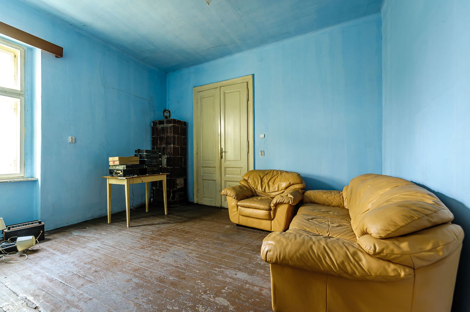 Apartament cu o curte generoasă - Poză 5