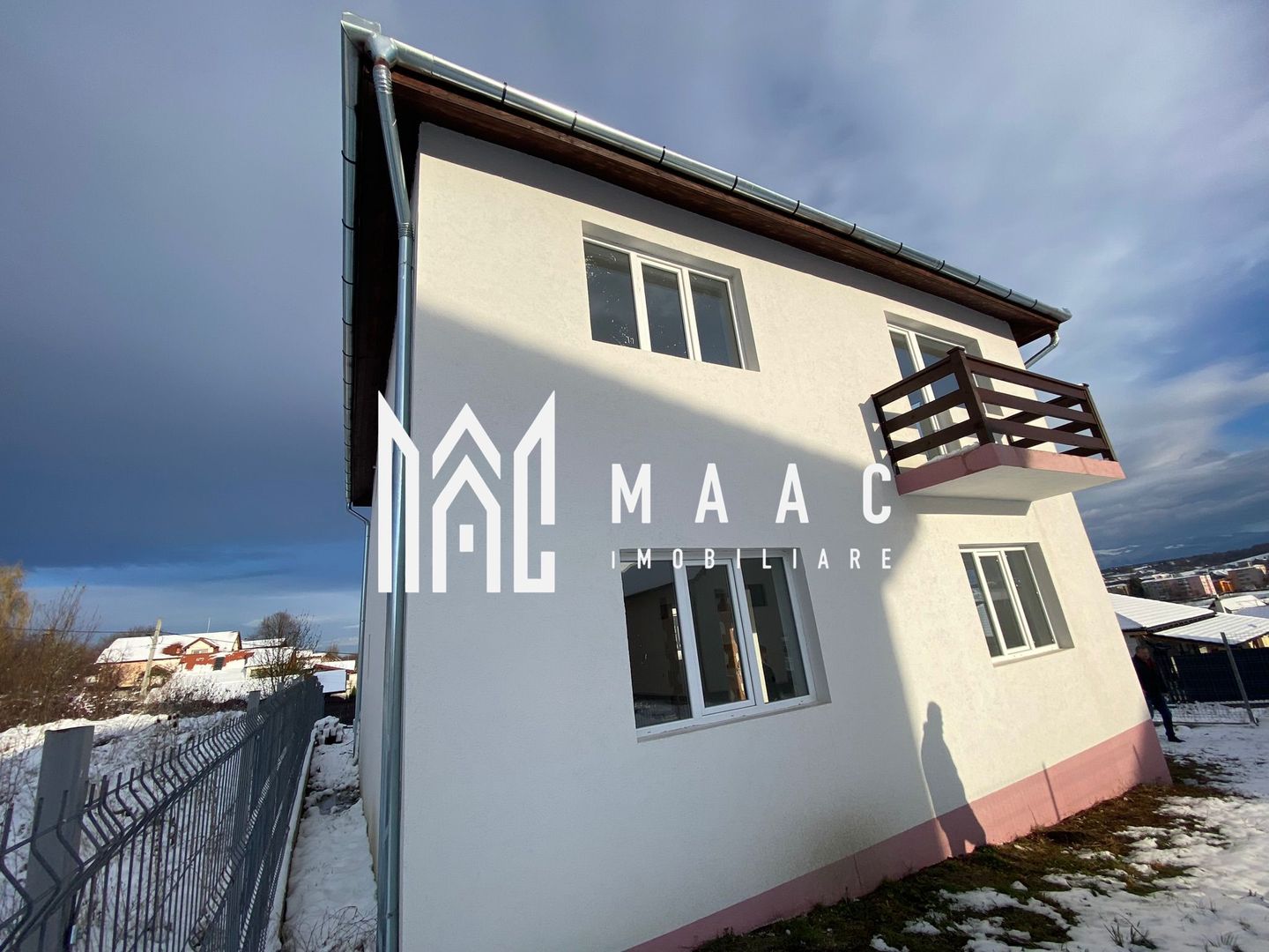 Casa Duplex | 5 Camere | Curte | Cisnadie | - Poză 1