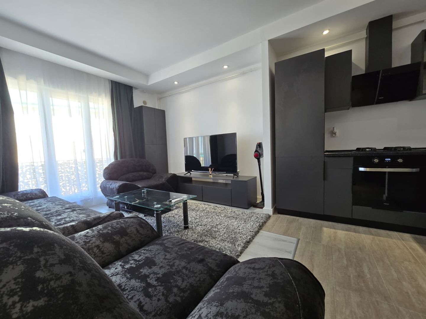 COSMOPOLIS  - STUDIO DUBLU cu vedere la piscina si parcare inclusa - Poză 1