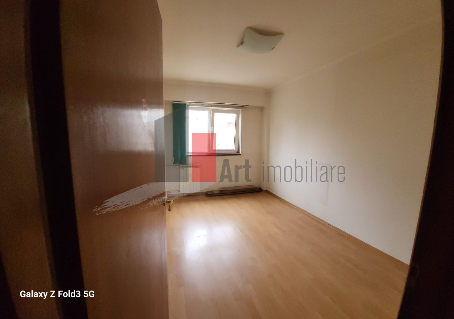 Apartament 3 camere decomandat - Poză 3
