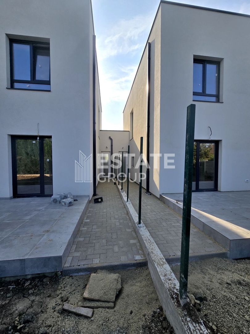 Duplex cu 5 camere despartit prin camera tehnica in Dumbravita - Poză 20