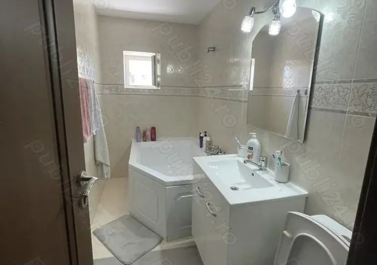 De vanzare apartament 3 camere - zona doamna Ghica - Poză 1
