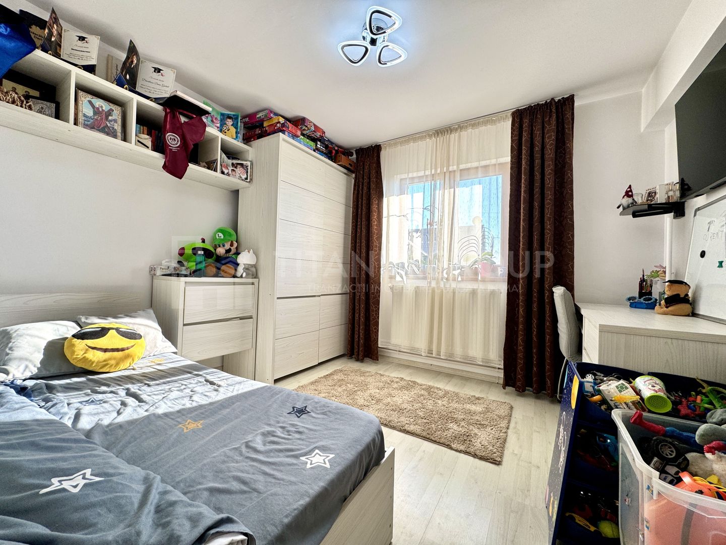 Se vinde “acasa”, 4 camere decomandate, panouri+baterii, teren 397mp,m - Poză 5