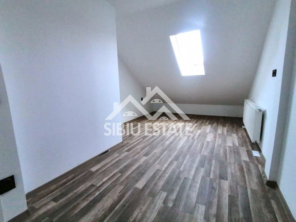  Apartament  cu 2 camere , 39 mp , Finisat la cheie , Mansardă - Poză 1