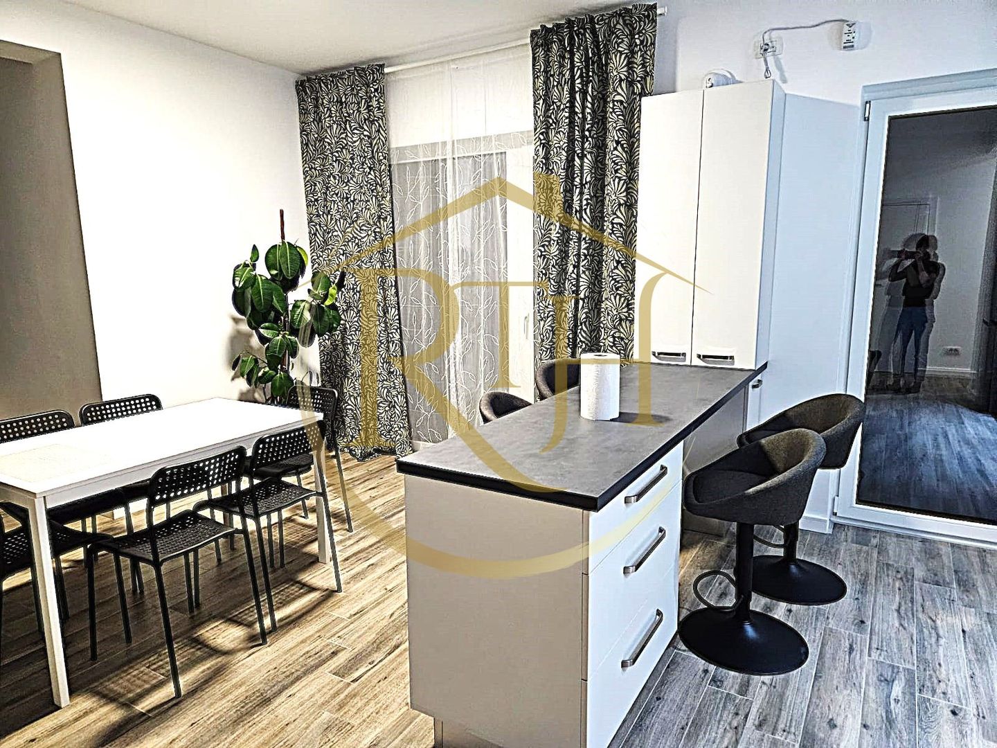 Duplex modern cu 4 camere de închiriat în Moșnița Veche in cartier Serena - Poză 5