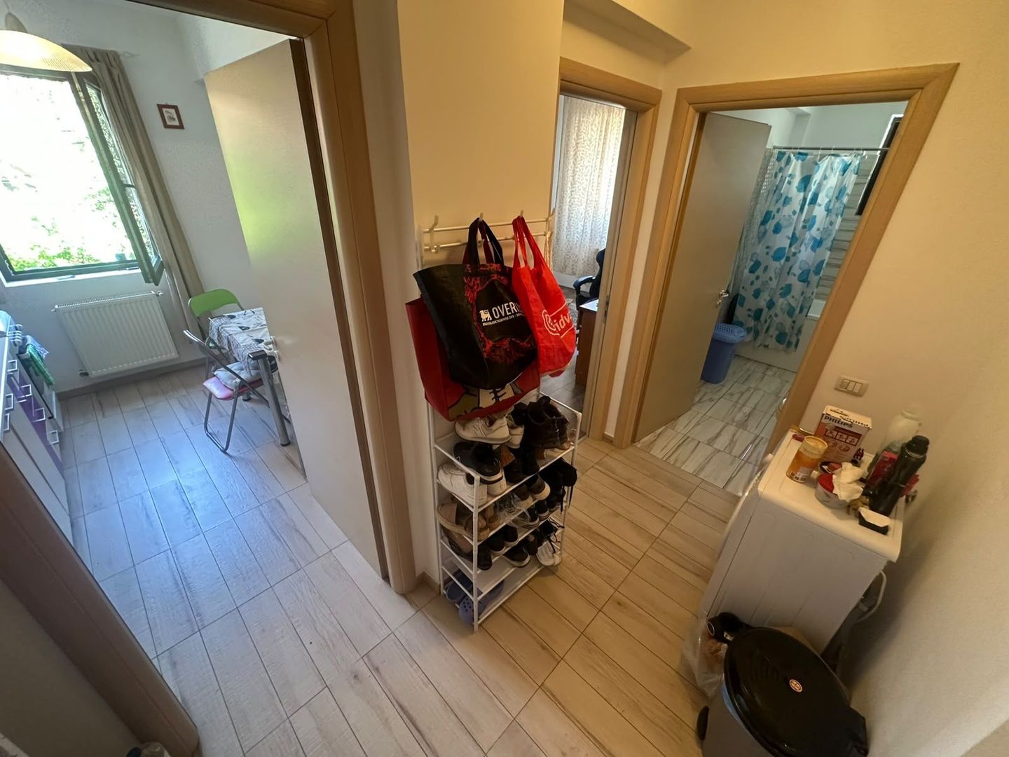 AP. 2 CAMERE- PARCARE INCLUSA, CENTRALA, BUCATARIE INCHISA, BLOC NOU - Poză 3