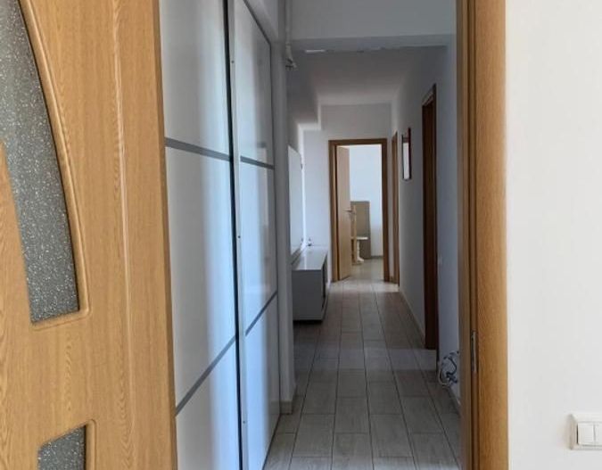 Apartament superb cu trei camere, Aparatorii Patriei, 124.000 € - Poză 7