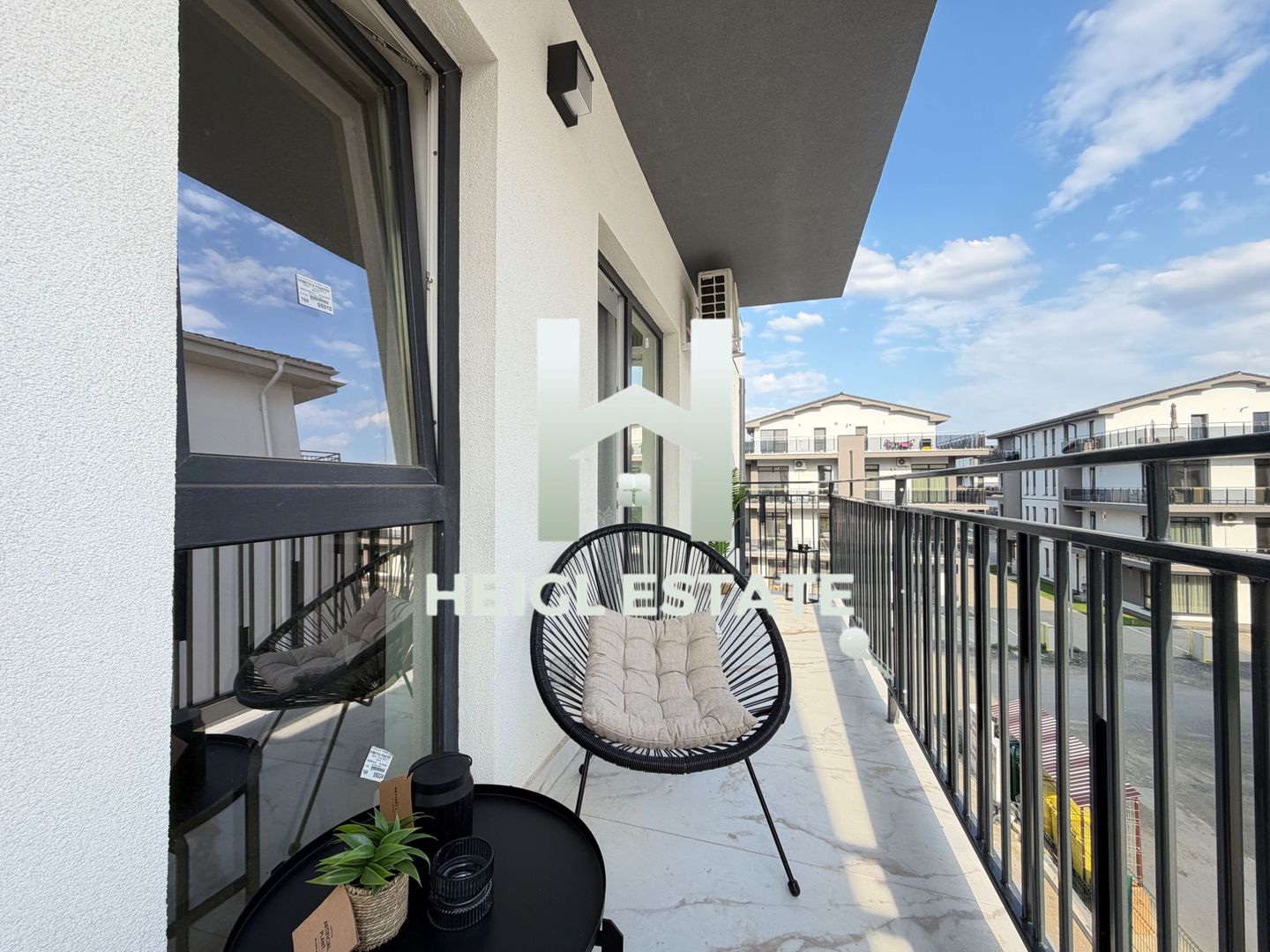Apartament mobilat cu 2 camere si 2 balcoane in zona Braytim - Poză 4