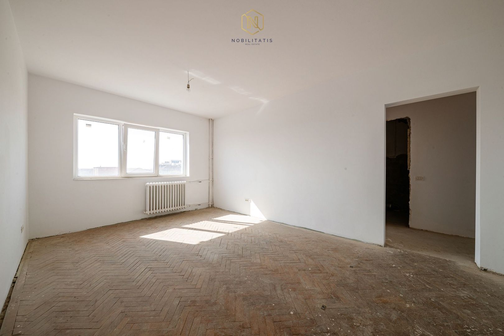 Vandut - Olimpia - Complex | 3 camere, modificat, 67 mp | Partial renovat - Poză 14
