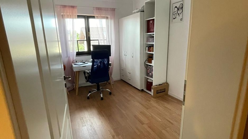 Casă modernă mobilată | 3 dormitoare |  Ansamblu privat | Strada asfaltata - Poză 12