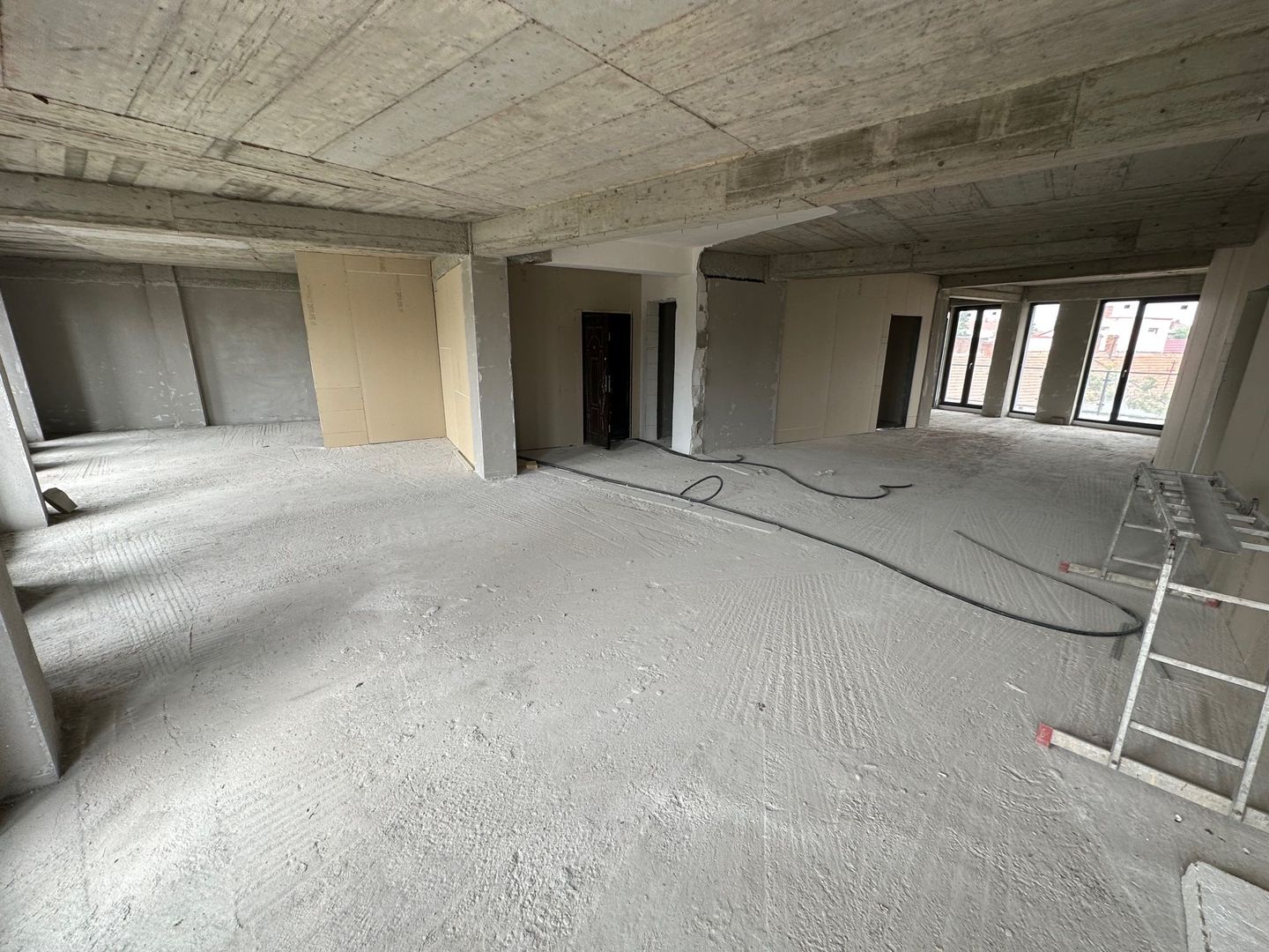 Cladire de birouri  Central pretabil activități medicale - Poză 12