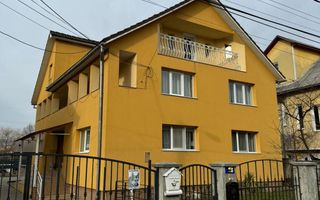 🏡 Casă spațioasă de vânzare - 210.000 € - Poză 1