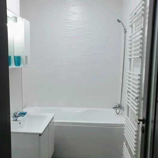 Garsonieră Exigent Plaza, centrală proprie, 7 min de metrou Lujerului - Poză 7