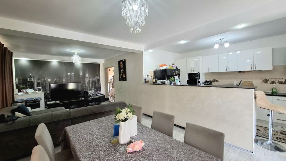 Casa P+1E, cu 5 camere, Strejnicu - Poză 3