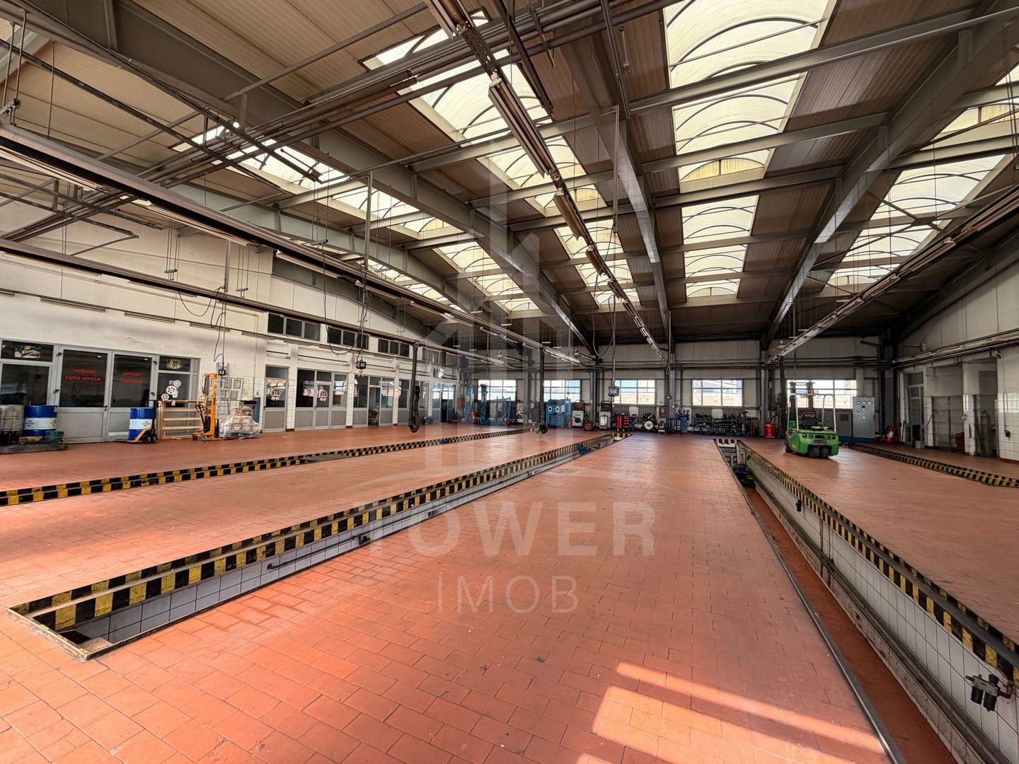 Hala industrială+spații administrative- Str. Tractorului - Poză 2
