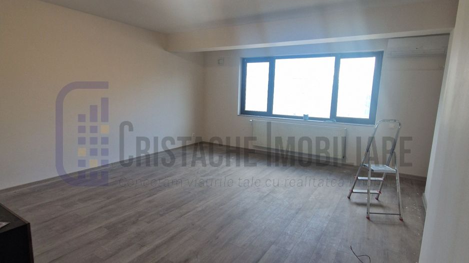 Titan_Apartament 2 camere_70 mp._nemobilat_pretabil birou - Poză 2