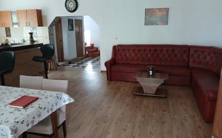 Inchiriez pentru cazare Vila cu 7 camere - Poză 1